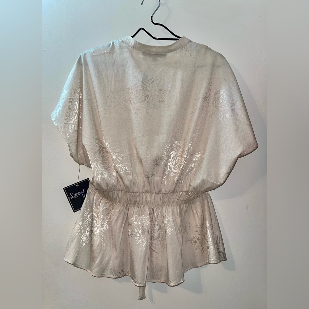 Beautiful blouse, Ivory, extra large - Picture 2 of 3